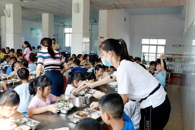 快看！这里是泸州十八中“御膳房”！(图29)