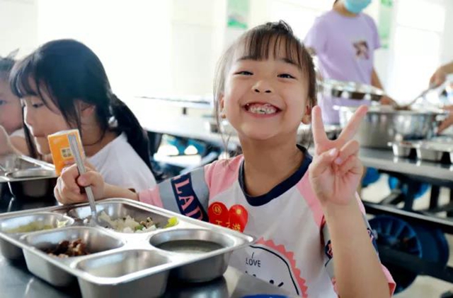 快看！这里是泸州十八中“御膳房”！(图31)