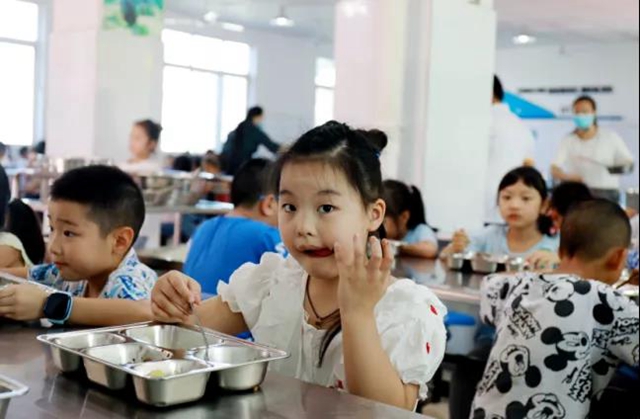 快看！这里是泸州十八中“御膳房”！(图38)