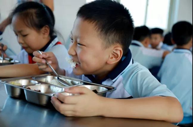 快看！这里是泸州十八中“御膳房”！(图34)