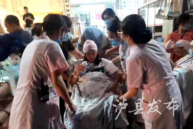 泸县发生6.0级地震，各方力量奋战一线(图13)