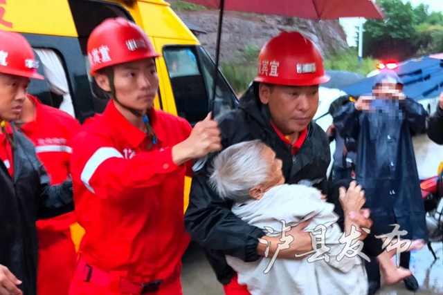 泸县发生6.0级地震，各方力量奋战一线(图15)