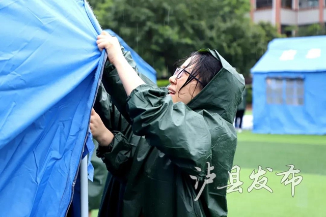 泸县发生6.0级地震，各方力量奋战一线(图9)