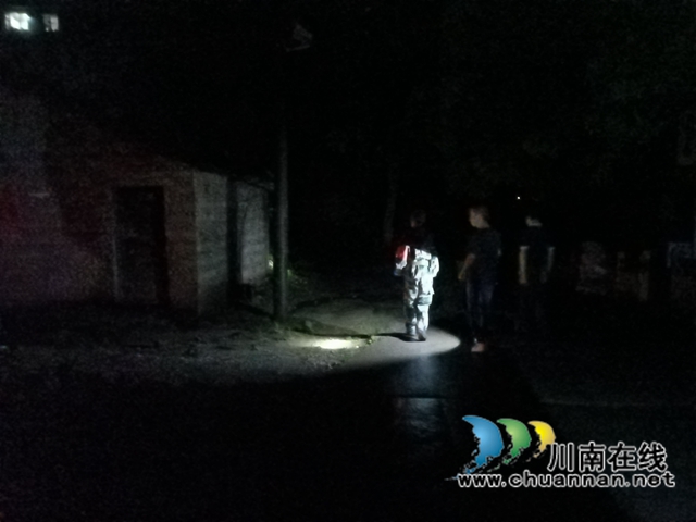泸县百和镇：夜幕中的光亮，他们担当在紧要关头(图3)