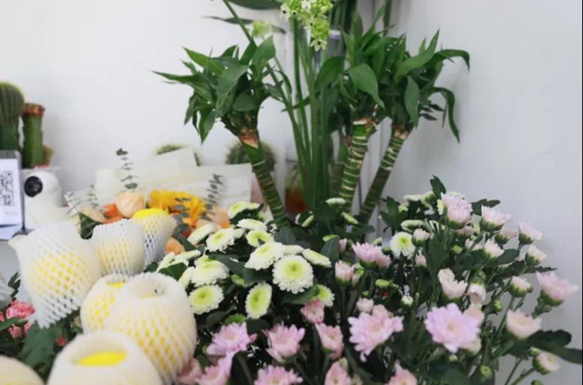 在泸州，有一种文明叫24小时自助花店(图5)