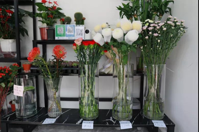 在泸州，有一种文明叫24小时自助花店(图9)