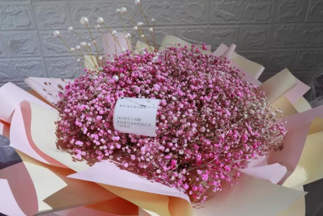 在泸州，有一种文明叫24小时自助花店(图15)