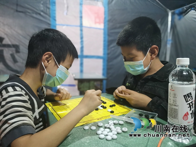 泸县爱心搭建起儿童乐园(图5)