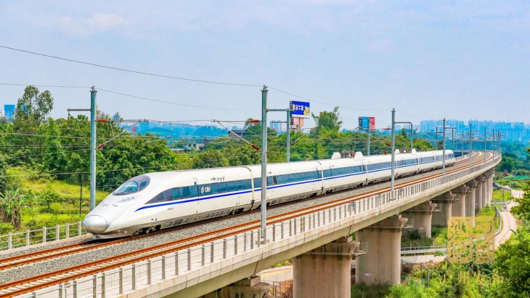 @成都东站，泸州高铁回来了