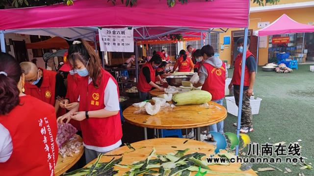 每天合计服务上千人！泸州蓝盾志愿者积极参与泸县抗震救灾(图9)