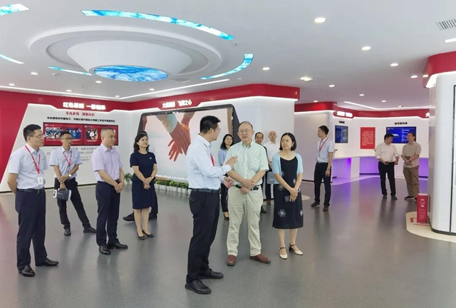 泸州市与西安交通大学举行校地合作座谈会(图11) 泸州市与西安交通大学举行校地合作座谈会(图11)