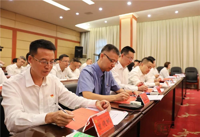 江阳新一届区委领导班子选举产生,杨长缨当选书记(图2) 江阳新一届区委领导班子选举产生,杨长缨当选书记(图2)