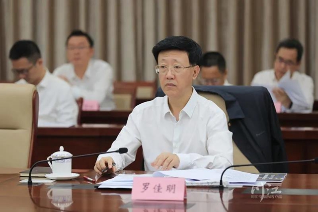 厅市签约!携手推动泸州交通运输事业跨越发展(图2) 厅市签约!携手推动泸州交通运输事业跨越发展(图2)