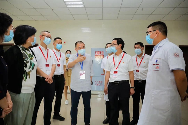 国家级评审组到合江县中医医院开展“创建全国基层中医药工作示范市”评审工作(图6) 国家级评审组到合江县中医医院开展“创建全国基层中医药工作示范市”评审工作(图6)