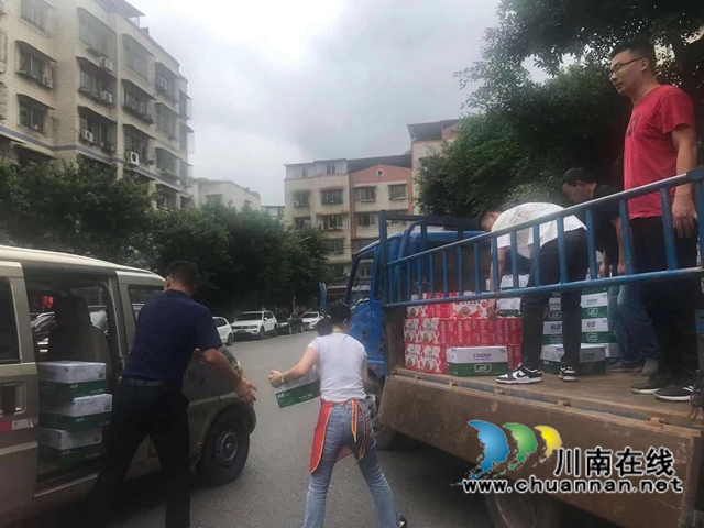 爱心汇聚力量，真情传递温暖！抗震救灾，泸县建筑业企业在行动(图24)