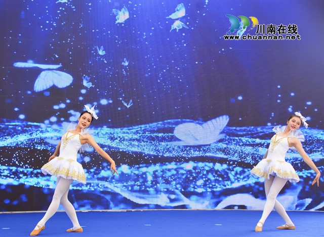 不负久候,如期而至丨高新湖畔营销中心今日荣耀绽放!(图3) 不负久候,如期而至丨高新湖畔营销中心今日荣耀绽放!(图3)