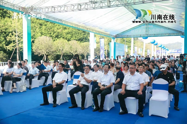 不负久候,如期而至丨高新湖畔营销中心今日荣耀绽放!(图6) 不负久候,如期而至丨高新湖畔营销中心今日荣耀绽放!(图6)