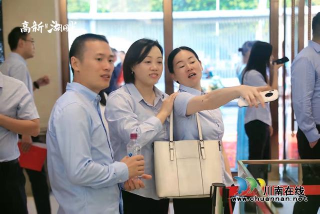 不负久候,如期而至丨高新湖畔营销中心今日荣耀绽放!(图11) 不负久候,如期而至丨高新湖畔营销中心今日荣耀绽放!(图11)