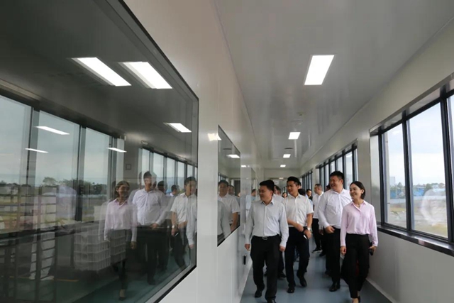 省市场监管局局长万鹏龙调研泸州市食品安全工作要求：压实主体责任 加强监管力度(图3)