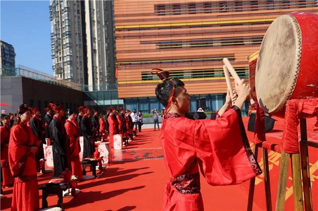 鼓乐开礼、同牢礼、合卺酒......泸州这场集体婚礼仪式感十足！(图11)