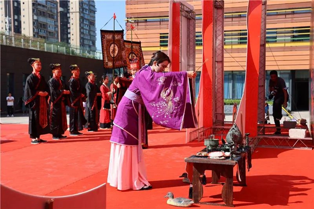 鼓乐开礼、同牢礼、合卺酒......泸州这场集体婚礼仪式感十足！(图14)