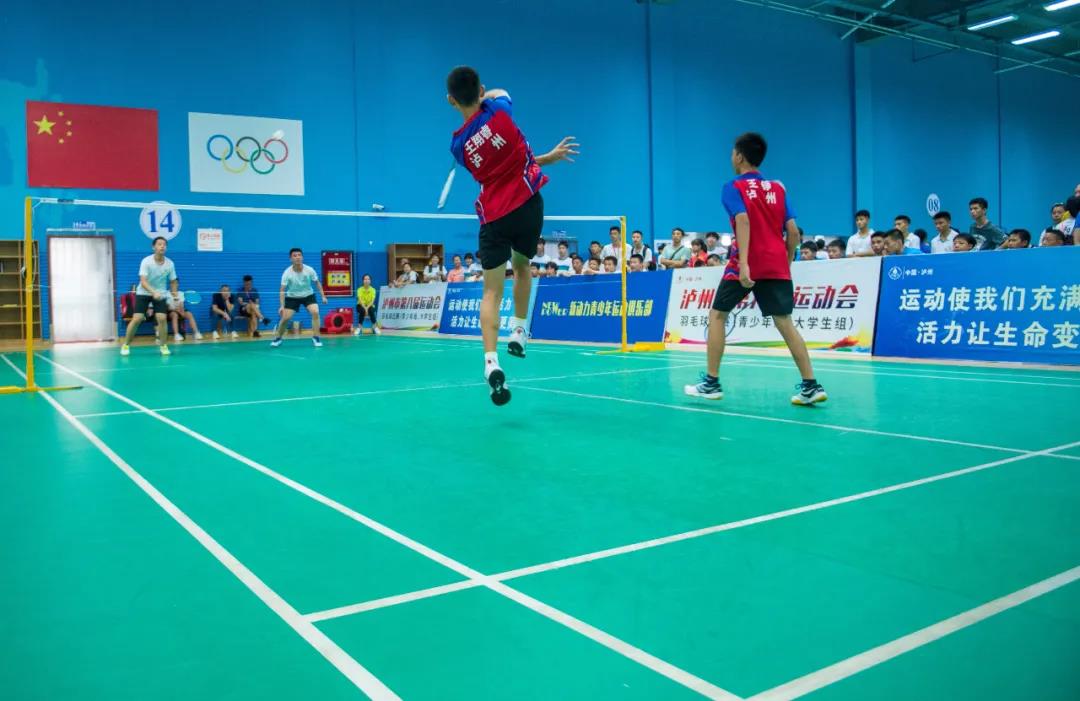 泸州市八运会青少年组、大学生组羽毛球比赛圆满结束(图2)