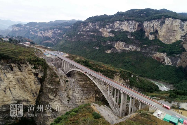 撒贝宁倾情讲述 | 央视一套国庆特别节目介绍泸州这座大桥(图5)