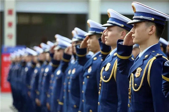 国家消防救援队伍招录1500人 | 公务员编制！泸州符合条件人员可报名(图1)