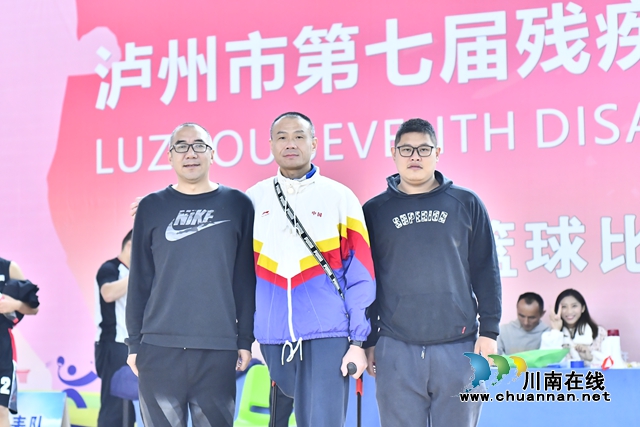 “静悄悄”的赛场等你来拼搏！泸州市第七届残疾人运动会聋人篮球比赛开幕(图3)