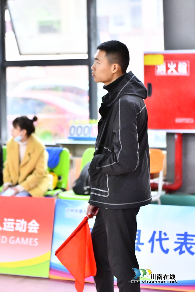 “静悄悄”的赛场等你来拼搏！泸州市第七届残疾人运动会聋人篮球比赛开幕(图5)