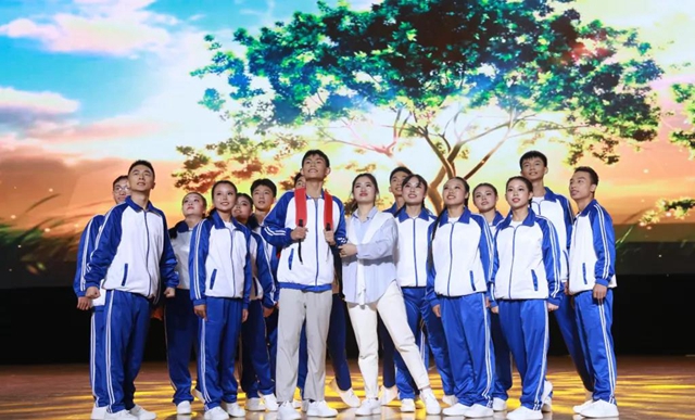 泸州市第八届运动会暨市第七届残疾人运动会开幕 杨林兴出席开幕式并宣布开幕(图4) 泸州市第八届运动会暨市第七届残疾人运动会开幕 杨林兴出席开幕式并宣布开幕(图4)