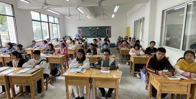 全网点赞！宜宾这所学校火了！学生写103封信寄往边关……(图11)