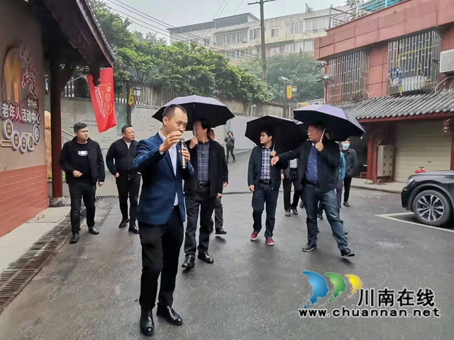 省住建厅督察组对龙马潭区鱼塘街道老旧小区改造工作进行综合督查