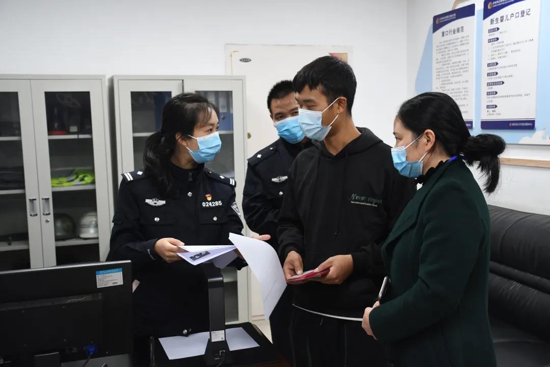 泸州市中医医院：新生儿落户十分钟办好(图2)