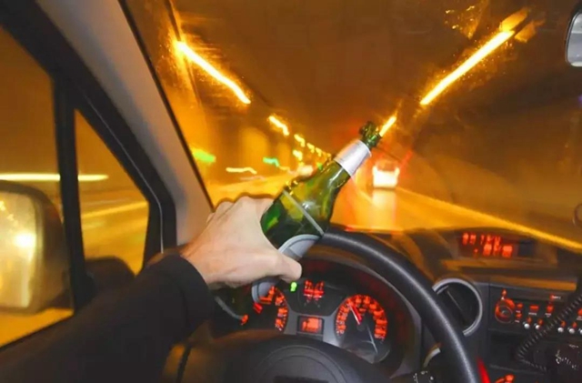 泸州最牛司机：醉驾去派出所评理(图3)