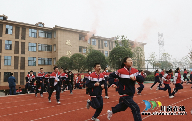 纳溪：消防演练进校园，师生体验“火焰蓝”(图3)