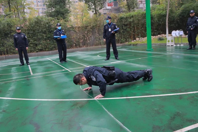 龙马法警实战化训练见实效(图7) 龙马法警实战化训练见实效(图7)