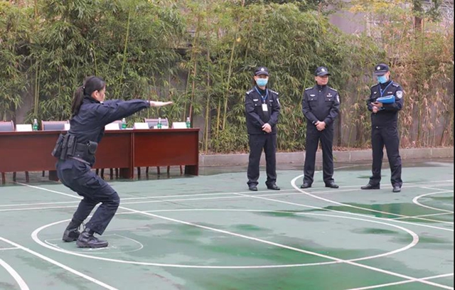 龙马法警实战化训练见实效(图8) 龙马法警实战化训练见实效(图8)