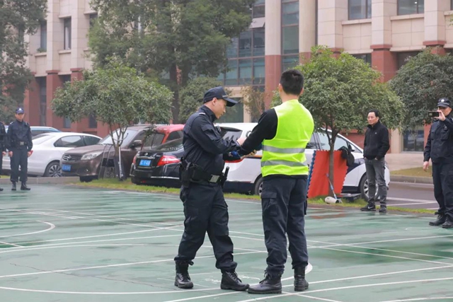 龙马法警实战化训练见实效(图9) 龙马法警实战化训练见实效(图9)