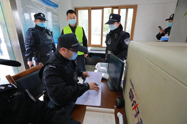 龙马法警实战化训练见实效(图14) 龙马法警实战化训练见实效(图14)