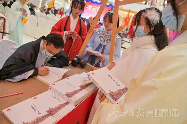 穿越千年!上百内江人在这里“梦回汉朝”(图3) 穿越千年!上百内江人在这里“梦回汉朝”(图3)