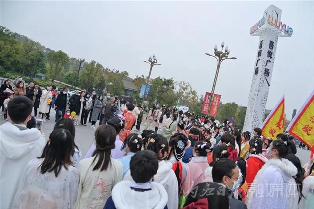 穿越千年!上百内江人在这里“梦回汉朝”(图5) 穿越千年!上百内江人在这里“梦回汉朝”(图5)