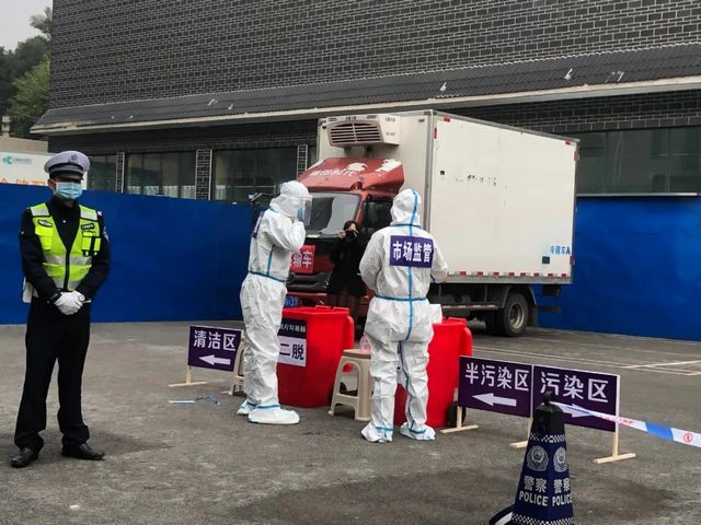 泸州市组织开展进口冷链食品疫情防控应急处置演练活动(图6)