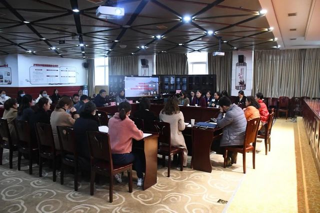 泸州市中医医院接受市级临床护理重点专科立项评审(图2)