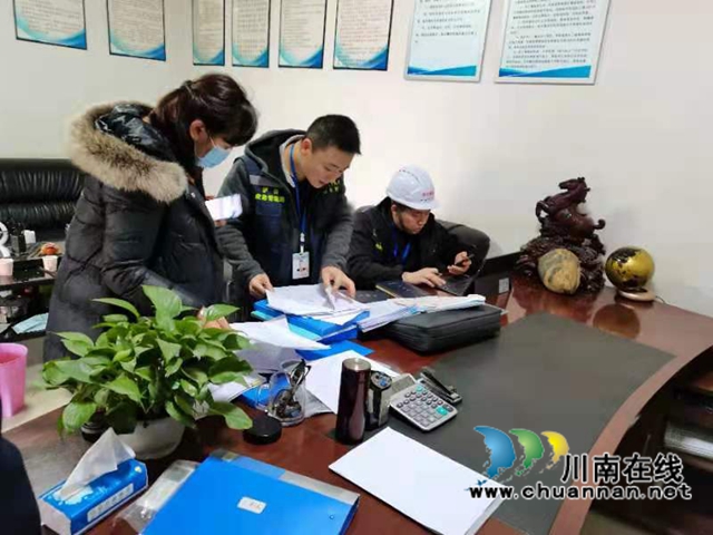 泸县应急局玉蟾街道执法中队、玄滩镇执法大队到云龙镇进行片区交叉执法检查