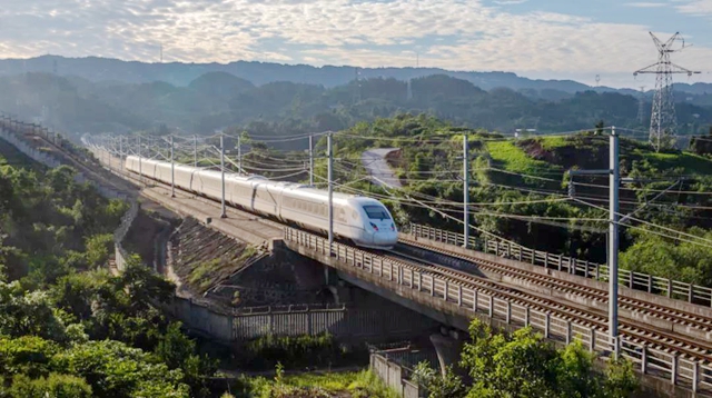 宜宾西站多趟动车组有调整！加开、重联……