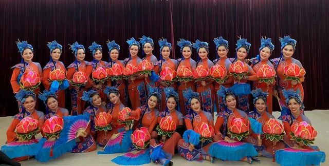 泸州市文化馆舞蹈《万家花灯万家甜》雅安夺冠(图3)