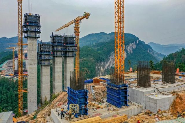 航拍带你看山里的大项目，这条出川新通道建设正酣(图2)