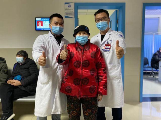 突破极限!泸州市人民医院为2名九旬老人实施ERCP取石术(图3) 突破极限!泸州市人民医院为2名九旬老人实施ERCP取石术(图3)