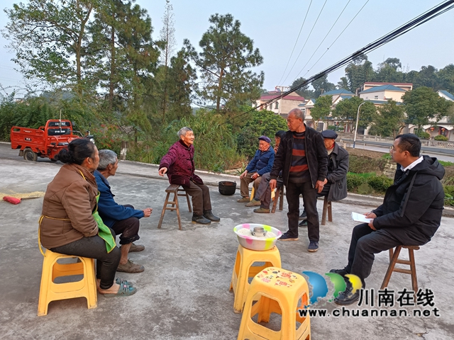 泸县云龙镇：赡养纠纷起心结，暖心调解促和谐